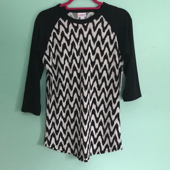 LuLaRoe Tops - Lularoe small randy